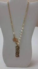 Load image into Gallery viewer, Name Necklace - Leaf pearl