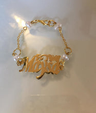 Load image into Gallery viewer, Customized - Bracelet + butterfly name