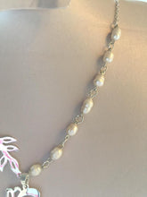 Load image into Gallery viewer, Name Necklace - Leaf pearl