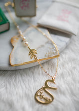 Load image into Gallery viewer, Name Necklace - letter Leaf