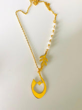Load image into Gallery viewer, Name Necklace - Pearl leaf