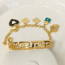Load image into Gallery viewer, Bracelet - Gold bracelet zigzag chain with pendants
