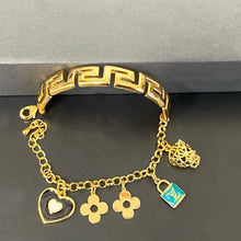 Load image into Gallery viewer, Bracelet - Gold bracelet zigzag chain with pendants
