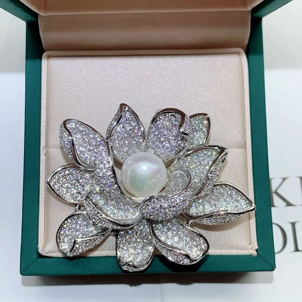 Brooch - Silver plated Flower white lolly