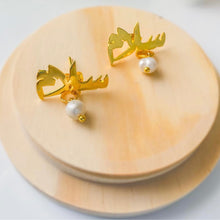 Load image into Gallery viewer, Earring - salam + pearl
