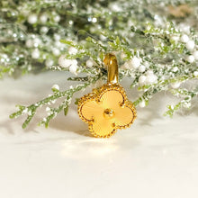 Load image into Gallery viewer, Stainless steel- one flower ring
