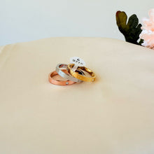Load image into Gallery viewer, Ring - Stainless steel ring size 7/9 three colours with stone
