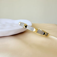 Load image into Gallery viewer, Bracelet - Gold-plated open bangle pyramid stud
