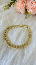 Load image into Gallery viewer, Bracelet - Gold simple chain bracelet with stones
