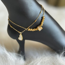 Load image into Gallery viewer, Anklet - stainless steel gold balls white heart
