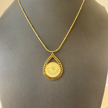 Load image into Gallery viewer, Necklace - Stainless steel gold necklace oval shape with coin
