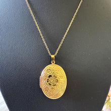 Load image into Gallery viewer, Necklace - Stainless steel gold opened oval shape with flowers
