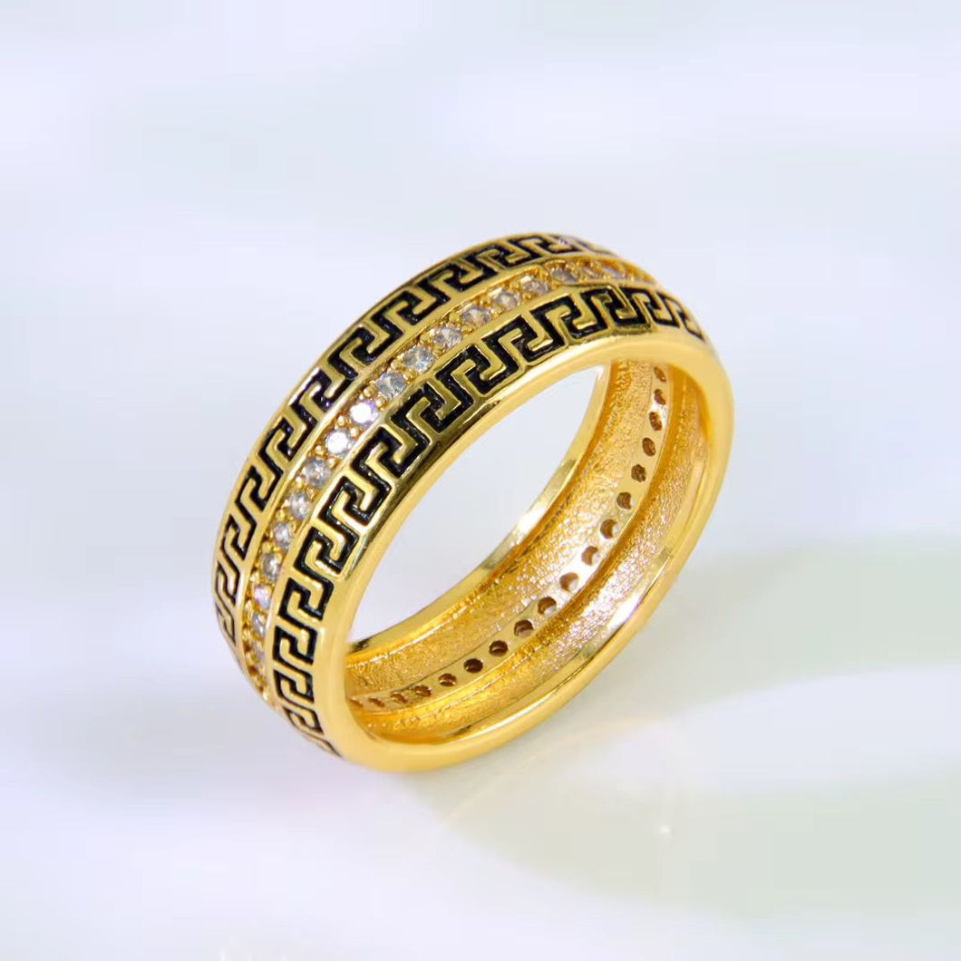 Ring size 7/8/9 - Gold black zigzag and zircon in the middle
