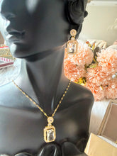 Load image into Gallery viewer, Sets - 3 pieces necklace,earrings and ring gold zircon stone
