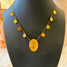 Load image into Gallery viewer, Necklace - Stainless steel gold circles with oval shape gold
