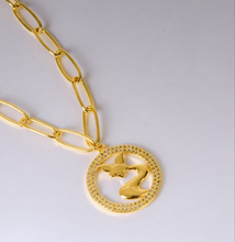 Load image into Gallery viewer, Necklace - Gold chain with gold cat and zircon circle
