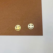 Load image into Gallery viewer, Earrings -  Stainless steel small smile face
