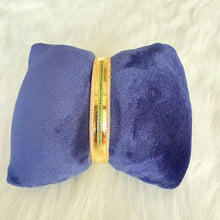 Load image into Gallery viewer, Bracelet - Simple gold bangle with green zircon stones
