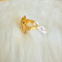Load image into Gallery viewer, Ring - ring gold kol a3oz b rab elfalak with black zigzag
