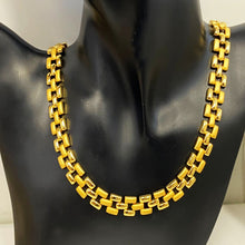 Load image into Gallery viewer, Necklace - Gold long chain new shape
