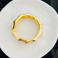 Load image into Gallery viewer, Bracelet - Gold wide simple zigzag
