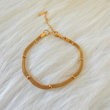Load image into Gallery viewer, Stainless steel- gold bracelet twisted chain

