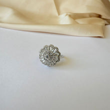 Load image into Gallery viewer, Ring - Silver ring free size zircon flower
