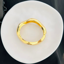 Load image into Gallery viewer, Bracelet - Gold wide simple waves
