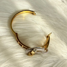 Load image into Gallery viewer, Bracelet - new shape gold bangle with big zircon
