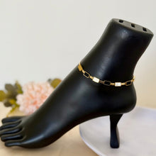 Load image into Gallery viewer, Anklet - stainless steel skin chain white and black stones
