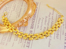 Load image into Gallery viewer, Bracelet - Gold wide chain new shape
