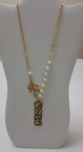 Load image into Gallery viewer, Name Necklace - Leaf pearl
