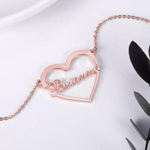 Name Necklace -  A big heart in the middle of it is a name