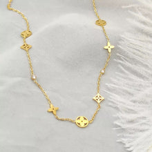 Load image into Gallery viewer, Stainless steel - necklace samboxa and flowers gold plated
