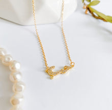 Load image into Gallery viewer, Necklace - love
